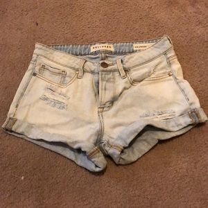 Bullhead distressed denim shorts (size 25)